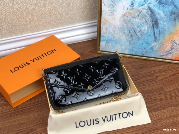 FÉLICIE POCHETTE VUITTON LOUIS 0824